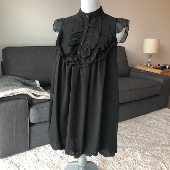 Dresses & Skirts - Black ruffle Lolita dress